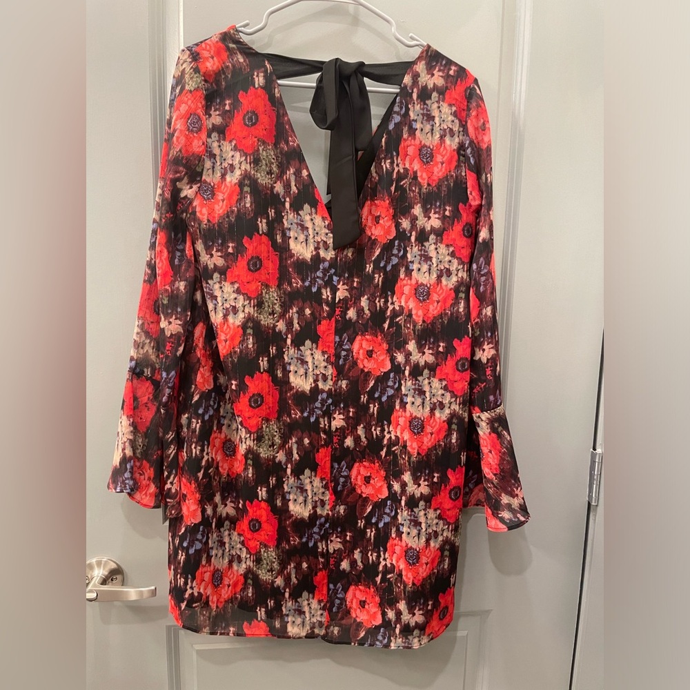 BCBG flowy bell sleeved dress with bow